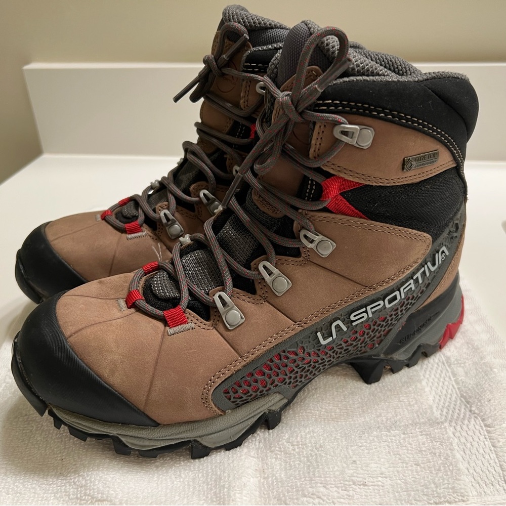 La Sportiva 5.5 Women’s, hiking boots, waterproof